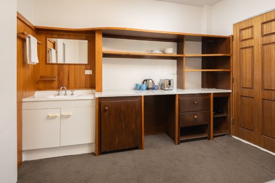 Kiwi Hideaway - kitchen